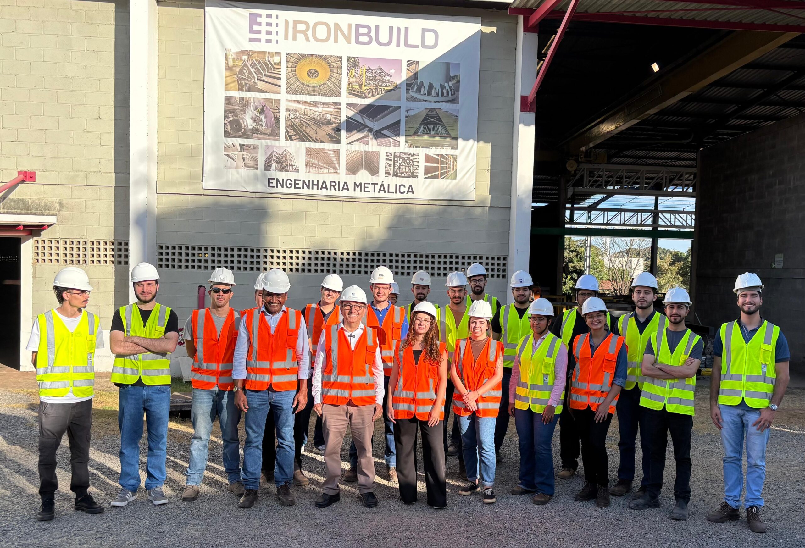 ALUNOS DA UFG FAZEM VISITA TÉCNICA MEMORÁVEL À IRONBULD